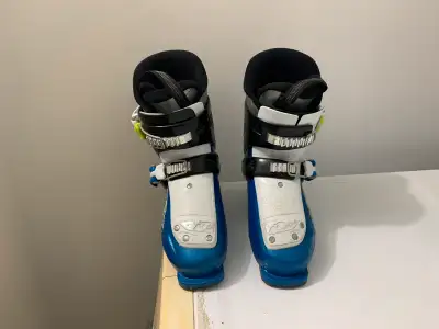 Bottes ski boots . Posted in sporting goods, exercise, ski in Laval / North Shore. 10 October 2022 C...