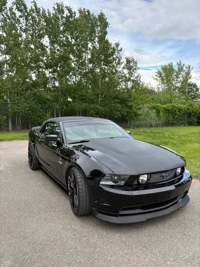 2011 Ford Mustang · Convertible · 83 000 kilomètres au compteur 2011 Ford Mustang · Convertible · 83...