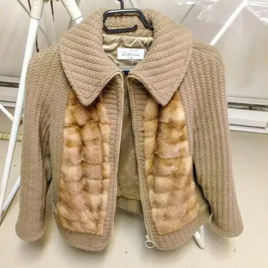 Manteau laine et vison , in Women's - Tops & Outerwear in Laval / North Shore - Image 2