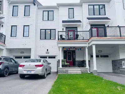 Modern 2-bedroom townhome in Richmond! - $2450