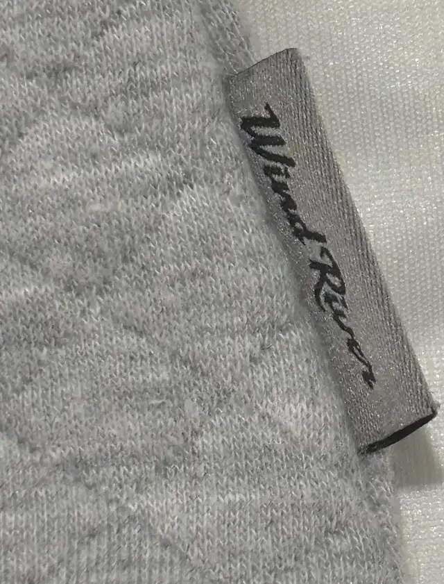 Wind River Sweaters in Women's - Tops & Outerwear in Sarnia - Image 9