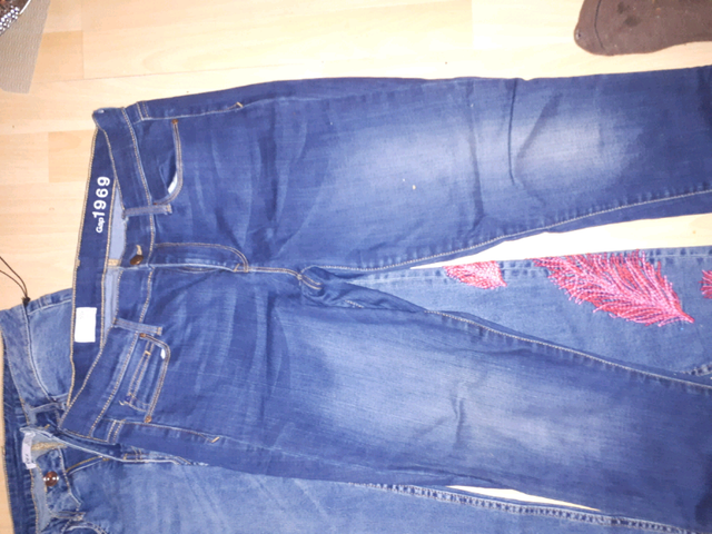 5  paire of JEANS  for women 
Size 30  in Women's - Bottoms in Gatineau - Image 5