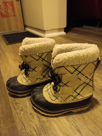Toddler Sorel snow boots (size 9)