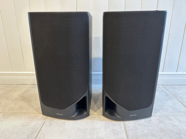 Denon speakers. in Stereo Systems & Home Theatre in Kitchener / Waterloo