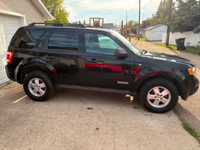 2008 Ford escape 4 wheel drive. Automatic 132,000 Kms 8,800 No mechanical issues If you have any que...
