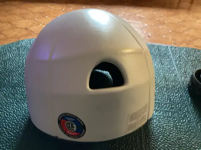 casque de patinage in Hockey in City of Montréal - Image 2