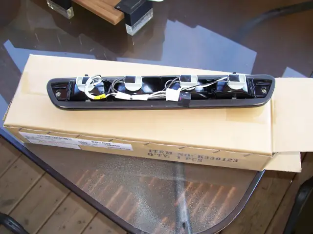 Piece Chevrolet Colorado, GMC Canyon 2004 a 2012 in Auto Body Parts in Longueuil / South Shore - Image 3