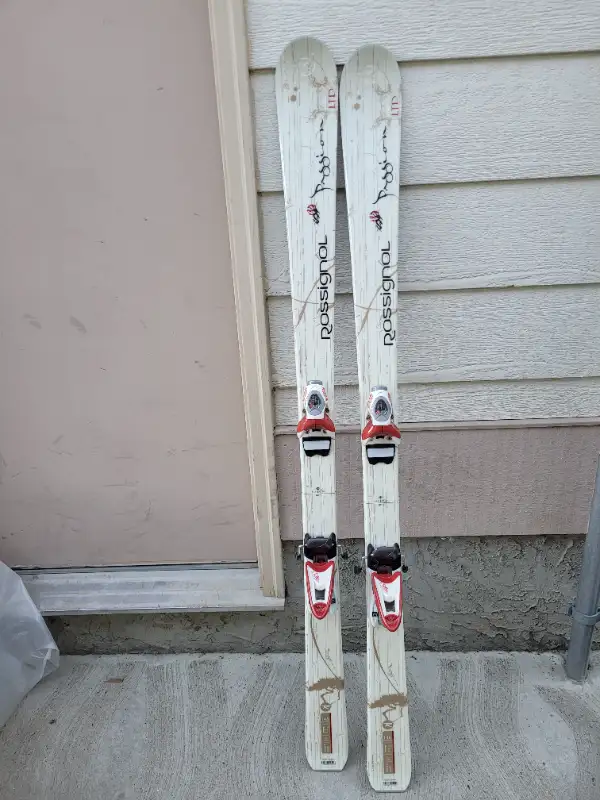 Rossignol Passion LTD Downhill Skis 146 cm / Rossignol bindings in Ski in Calgary - Image 2