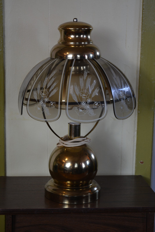 LAMPE DE TABLE VINTAGE dans Éclairage intérieur et plafonniers  à Granby