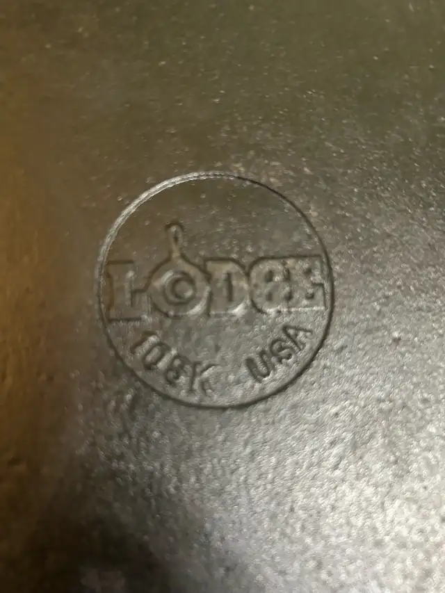 Lodge Cast Iron Pan in Kitchen & Dining Wares in Ottawa - Image 4