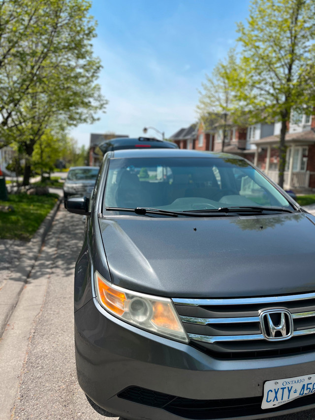 Honda Odyssey 2011 Ex for immediate sale in Cars & Trucks in City of Toronto - Image 2