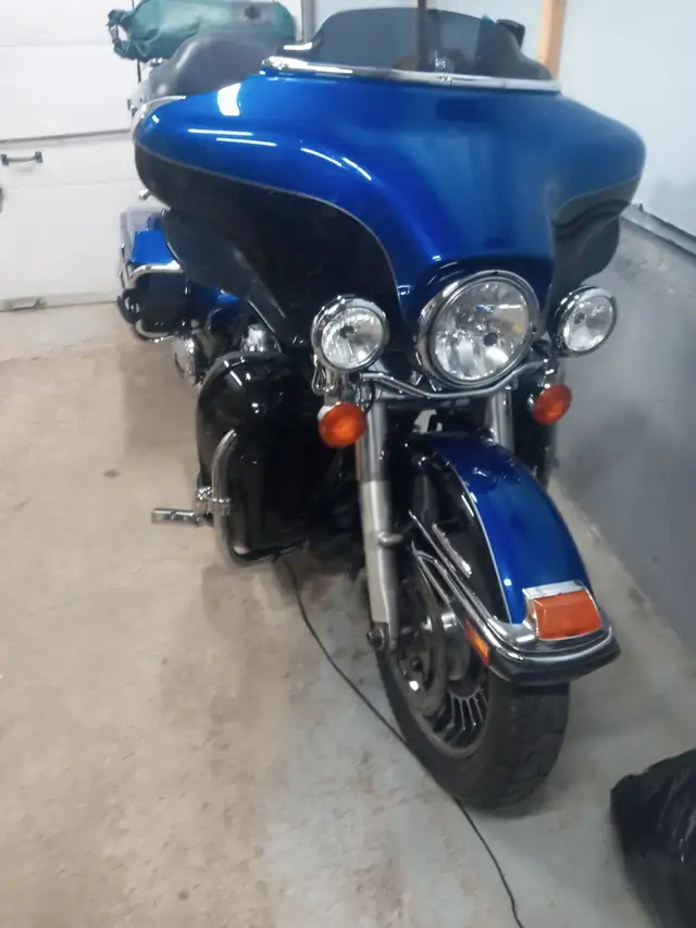 moto harley-davidson in Touring in Saint-Jean-sur-Richelieu - Image 4