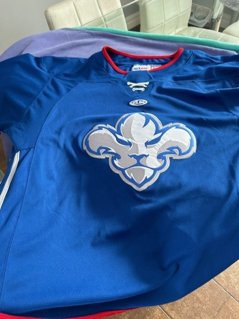 ECHL Lions Trois-Rivières Jersey in Arts & Collectibles in Moncton - Image 2