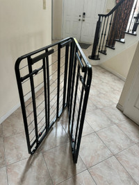 Metal mattress frame