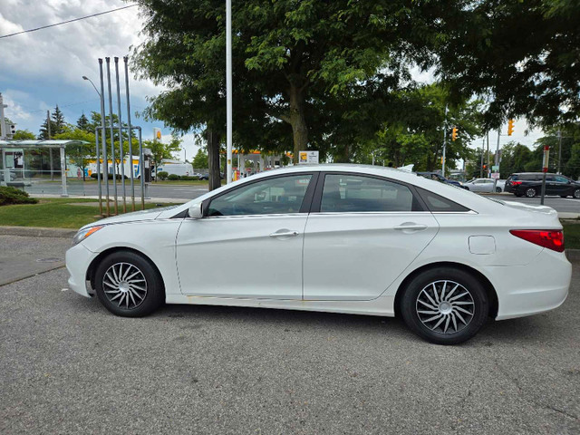 2012 hyundai sonata   in Cars & Trucks in City of Toronto - Image 4