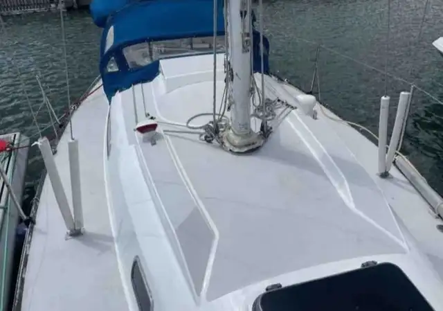 C&C 30 MK 1 sailboat includes a10ft dingy in Sailboats in St. Catharines - Image 4