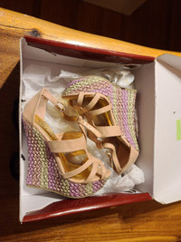 LILIANA Ladies platform shoes SIZE 5.5.  BRAND NEW & BEAUTIFUL