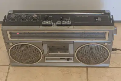 Vintage JVC RC-555C AM/FM/SW Stereo Cassette Player Boombox, View more