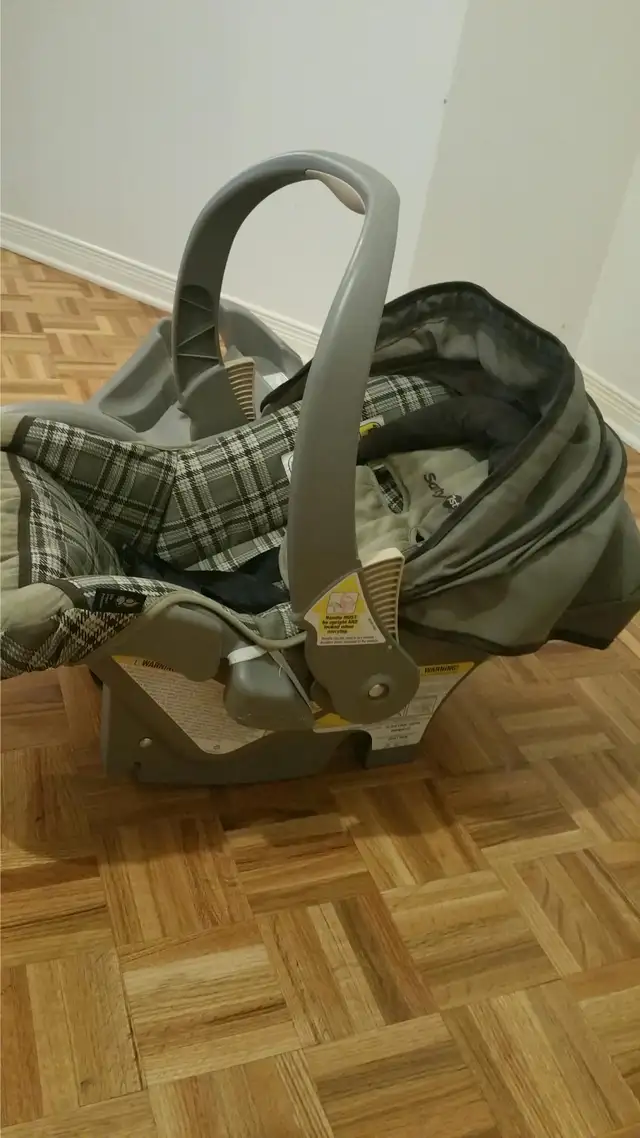 poussette et un siège d’auto pour bébé/troller and an infant car in Strollers, Carriers & Car Seats in West Island - Image 5