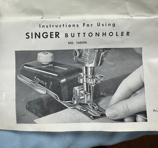 Vintage Singer Sewing Machime Button Hole Attachment. in Hobbies & Crafts in Brantford - Image 2
