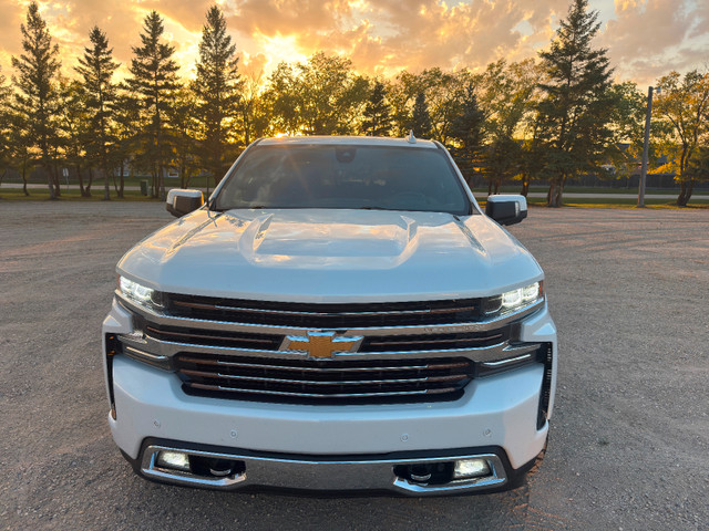 2019 CHEVROLET SILVERADO HIGH COUNTRY in Cars & Trucks in Winnipeg - Image 2