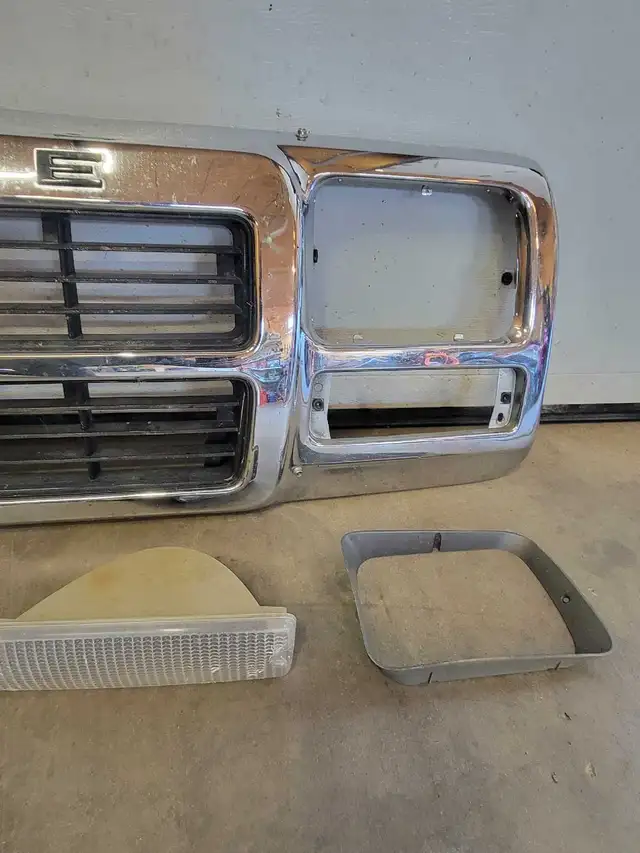 Dodge First Gen Grille in Auto Body Parts in Prince Albert - Image 4