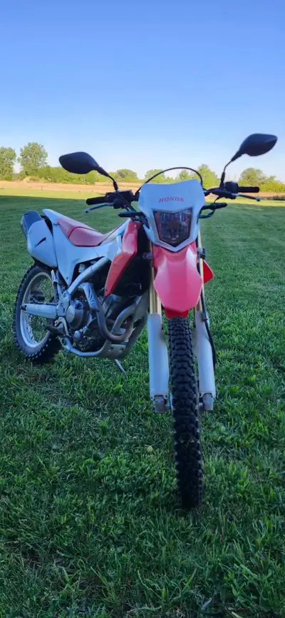 2013 honda crf 250L no trades cash only. It runs good i got videos