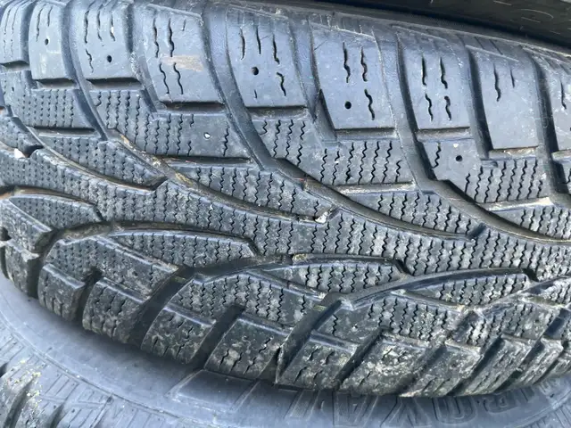 Winter and Summer Chevy Cruze tires in Tires & Rims in Grand Bend - Image 11