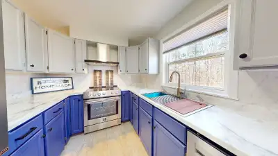 Move in Bonus!! Rent Free until March 1st Kentville Apartment Rental Executive Unit Completely Renov...