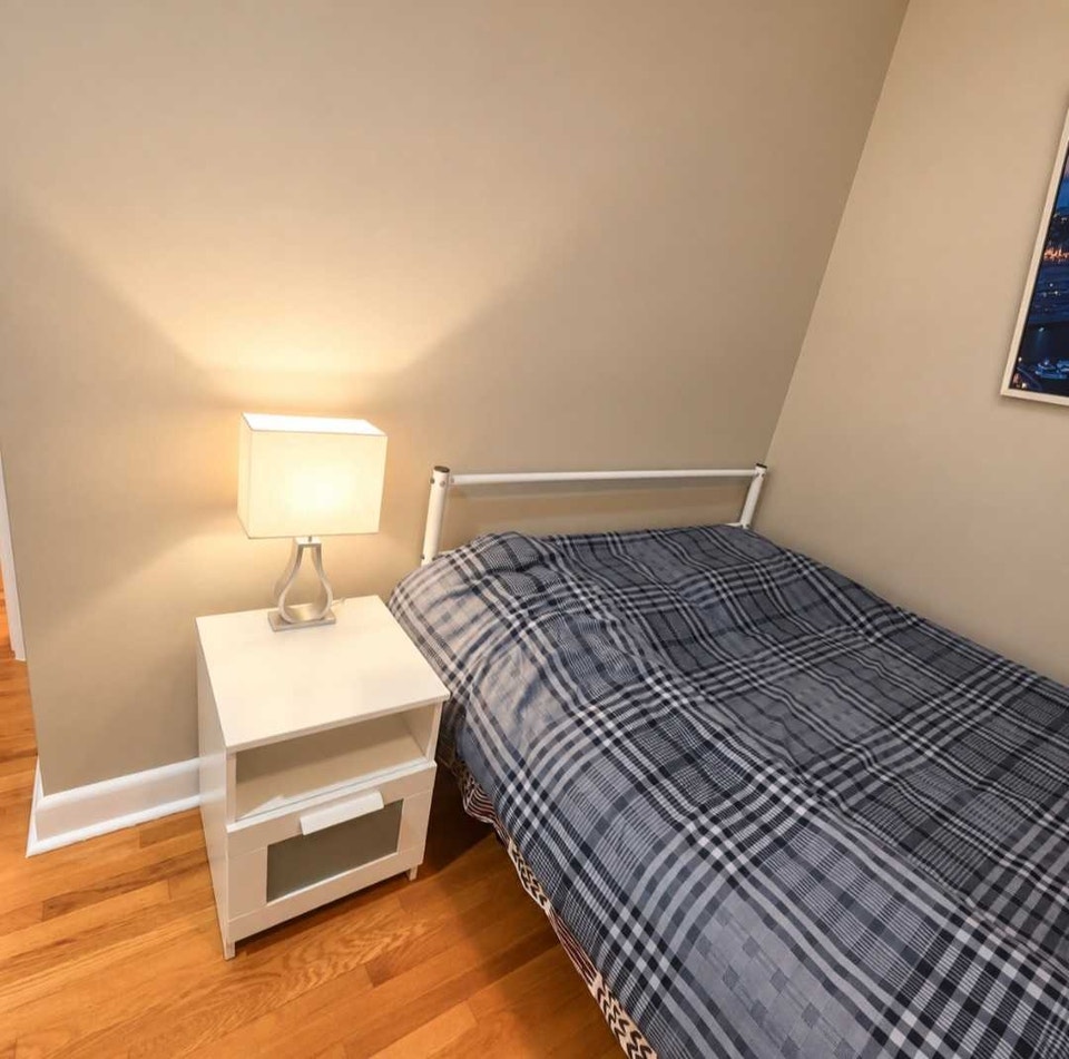 SUPERB Location near CarltonU Hospital uOttawa ALL INCLUSIVE 4