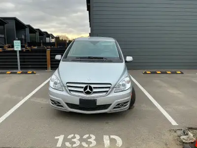 Mercedes Benz B-200 Turbo Needs the following mechanical work: Spark plugs Ignition coil CV boot joi...