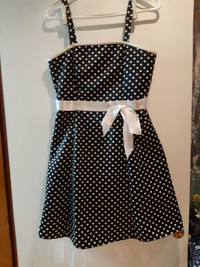 Jolie polka dot  dress with crinoline