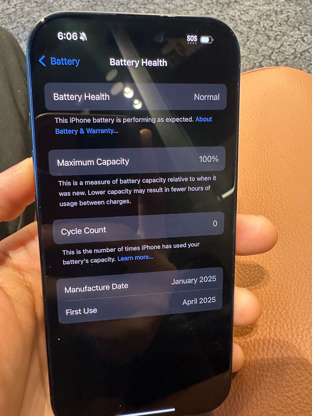 iPhone 16 pro 128GB Black Titanium Unlocked- Apple  in Cell Phones in City of Toronto - Image 4