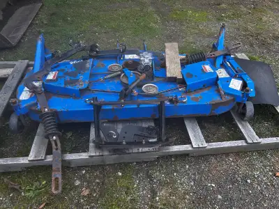 New holland 266 gms belly mower Fits new Holland Tc or boomer tractors Light use