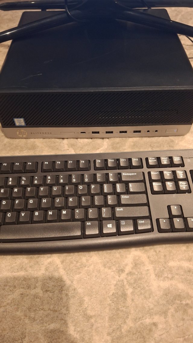 Hp EliteDesk 800 G4 small form PC +TV in Desktop Computers in Edmonton - Image 4