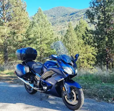 2018 Yamaha FJR 1300 ES Sport Touring Matte Phantom Blue 90,968 km The FJR 1300ES is one of the best...
