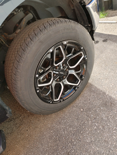 Rims 20 inch with tires 275/55/20 About 18 000 km on them. Off ford but can go on dodge too.