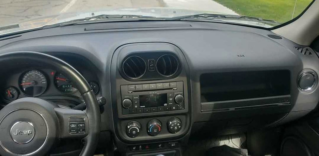 Jeep Patriot 2011 dans Autos et camions  à Laval/Rive Nord - Image 4