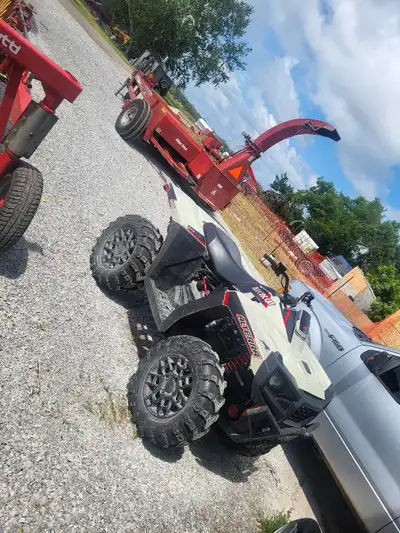 2022 600 ltd very clean 860 km ish on it still going up minimal amounts have 3 call for details or m...