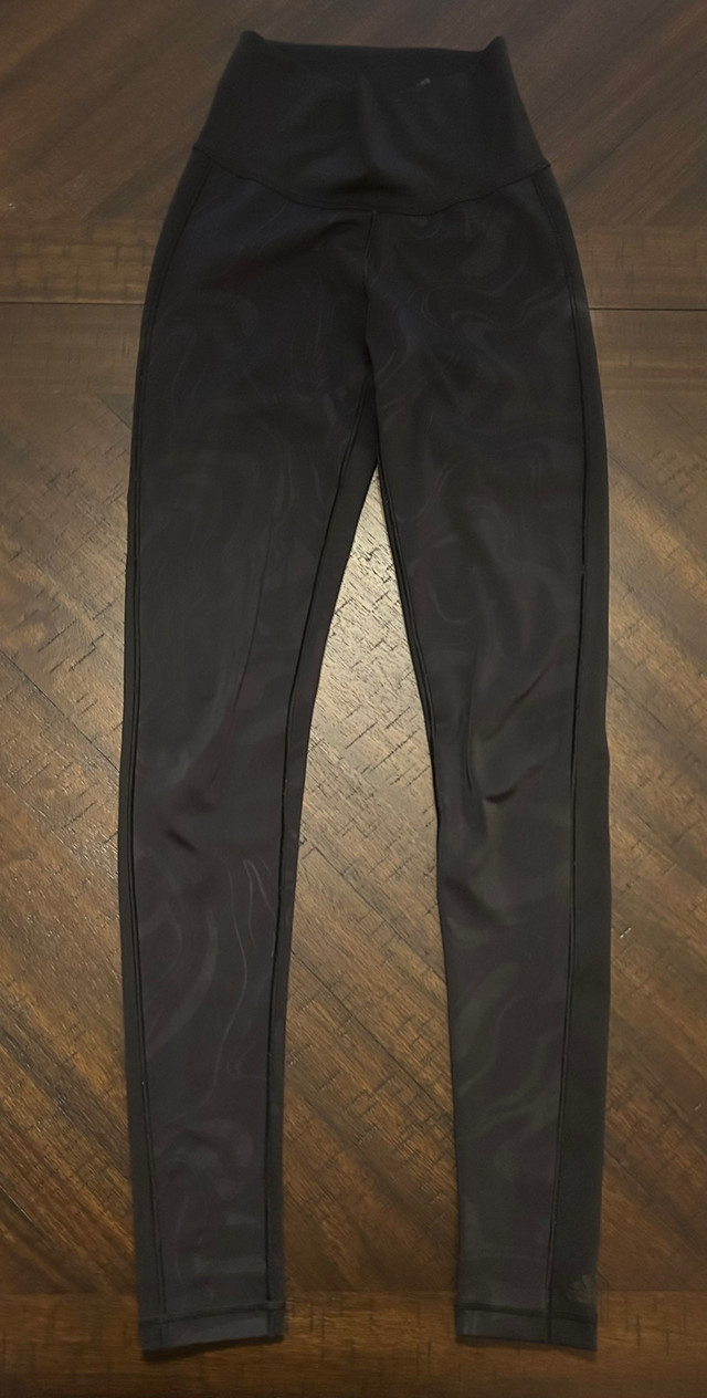 Addidas high waisted leggings in Women's - Bottoms in St. Catharines