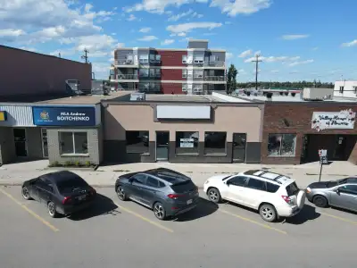 Located in the heart of downtown Drayton Valley, this 3,240 sq.ft. commercial retail space offers a...