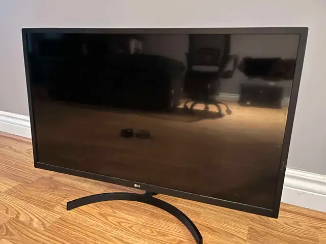 Computer monitor in Desktop Computers in Windsor Region - Image 2