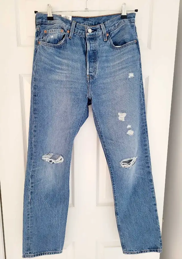 NEW Levi's Jeans High Rise Size 28 in Women's - Bottoms in City of Toronto - Image 2