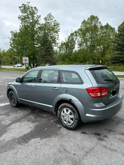 Je vends ma Dodge Journey 2010 avec 241 510 km (kilométrage évolutif). Traction avant, véhicule fiab...
