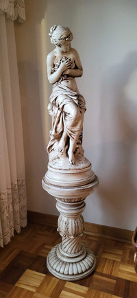 Decorative statue 