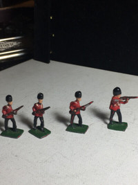 3 VTG TOY LEAD SOLDIERS