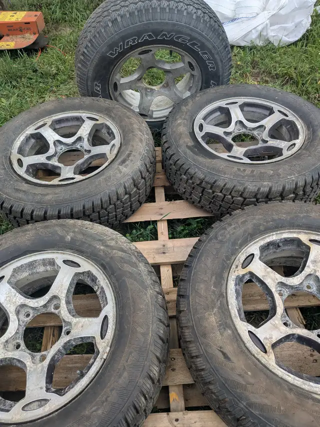 snow tires on rims in Tires & Rims in Renfrew - Image 2