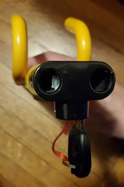 Car lock with 2 keys, View more