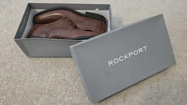 Rockport Light Brown Leather Dress Shoes in Men's Shoes in Markham / York Region - Image 3