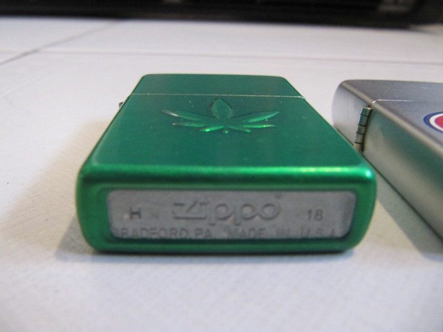 Vintage Collectable Zippo Lighters 3pc Lot Circa 1950-2018 Rare! in Arts & Collectibles in Mississauga / Peel Region - Image 3